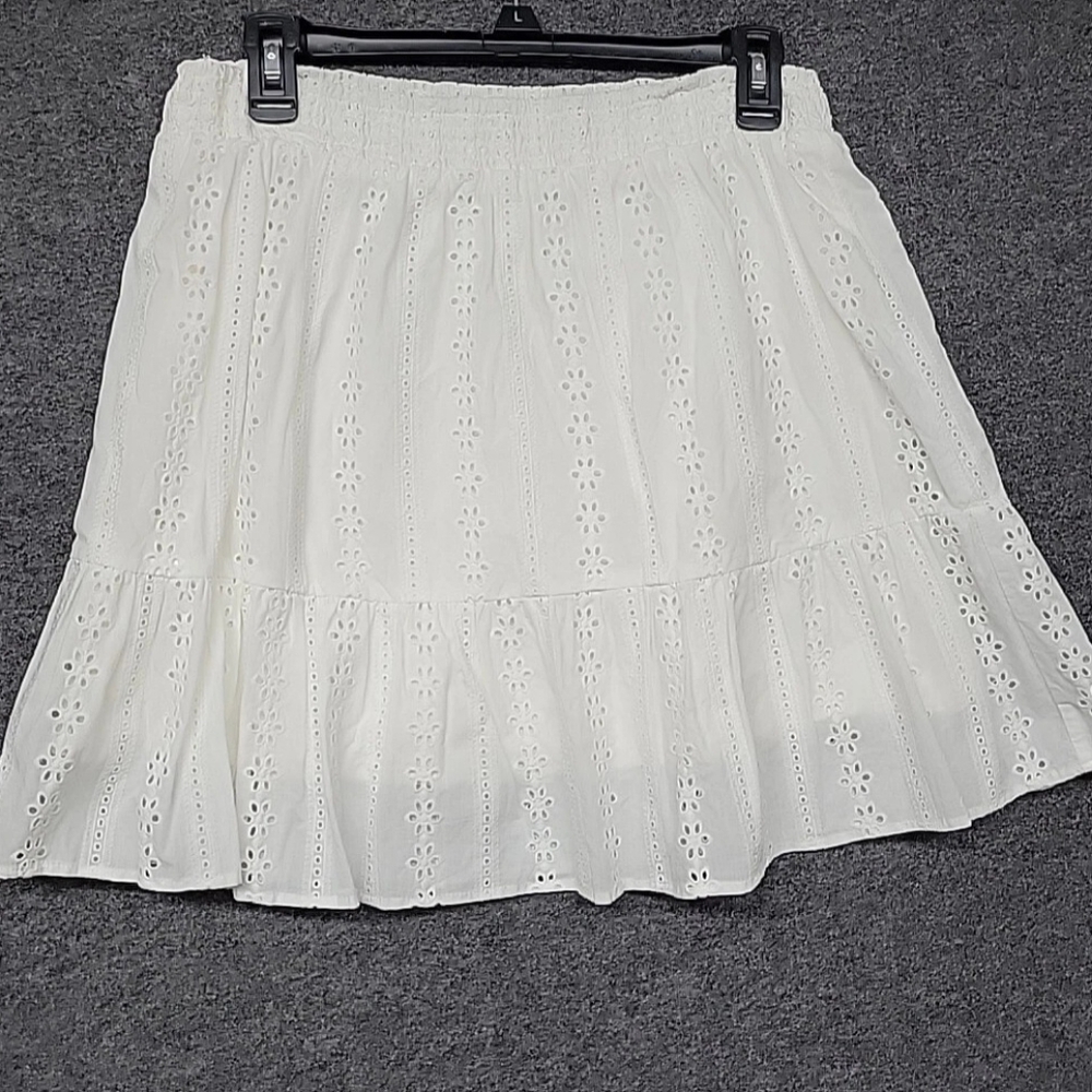 White Eyelet Ruffle Skirt Sky's Are Blue Women Waist 29" Length 18" Size Large